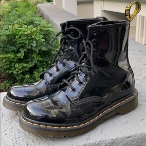 Dr. Martens The Original Glossy Boot